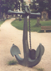 Anker-Grabstein auf dem alten Friedhof in Bingen